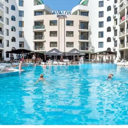 студия с бассейном у моря в г. солнечный берег. Appartement *
